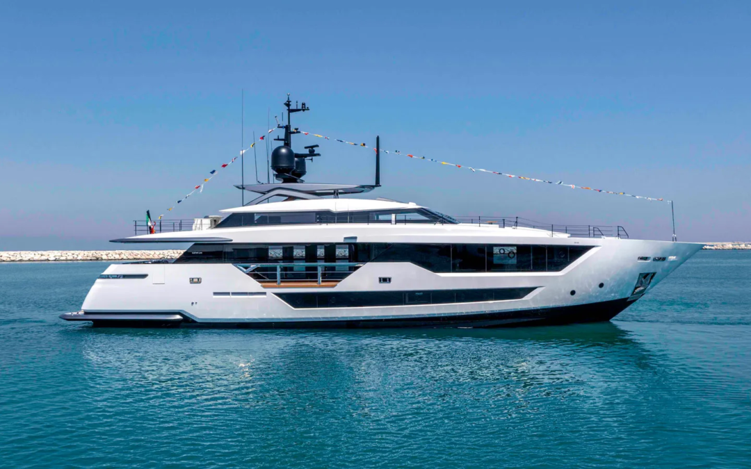 Custom Line CL 106 hull # 16 M/Y Étoile for sale with YACHT