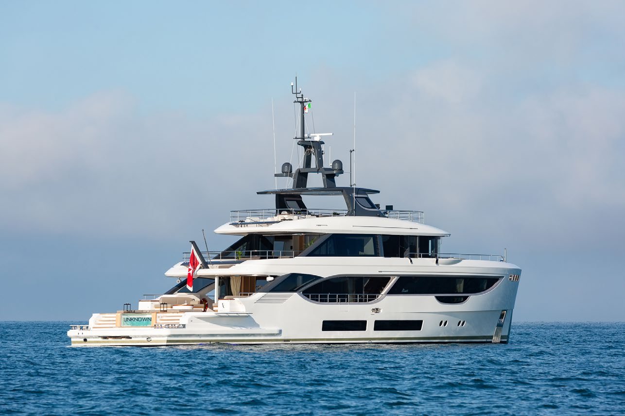 Benetti  Oasis 34m